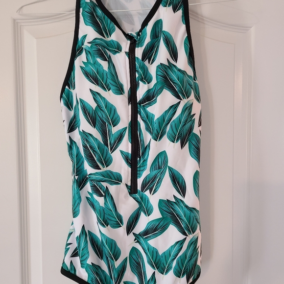 Womens Green swimsuit - Picture 3 of 11